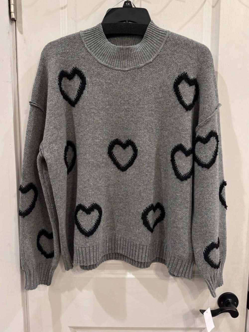 Gray Heart-Pattern Women's Sweater - Cozy Crewneck